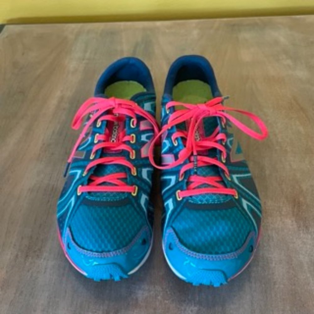 New Balance 700 Women's Spikeless Cross Country/Indoor Track Running Shoes